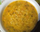 Foto del paso 1 de la receta: Sopa con verduras que van quedando en la heladera, zanahorias, pedazo de zapallo, puerro
