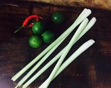 Hình bước làm 3 của món Chân gà trộn sả ớt