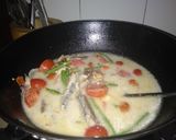 Foto langkah ke 3 dari resep Pindang tongkol santan.