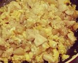 Foto langkah ke 5 dari resep Ayam telur orak arik citarasa Jepang.