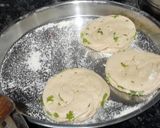 गार्लिक लच्छा पराठा,आलू की सब्जी  के साथ टमाटर  खट्टी-मिट्ठी चटनी रेसिपी चरण 5 फोटो
