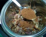 A picture of step 2 of Dates chocolate shake.