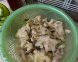 Hình bước làm 2 của món Chân gà rút xương sốt thái