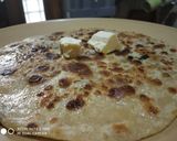 A picture of step 3 of Onion paratha in 2 way.