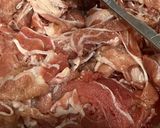 Hình bước làm 2 của món Cơm nhà với cá thu sốt cà chua, bắp bò xào đậu cove, trứng đúc pate gan, canh củ dền, xoài dưa trộn
