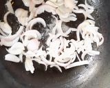 A picture of step 2 of Schezwan chowmein.