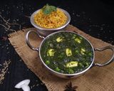 A picture of step 7 of Cheese matar palak.
