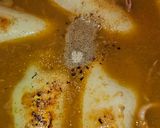 Foto del paso 10 de la receta Calamares rellenos de langostinos y sepia en salsa de langostinos y crujiente de almendras