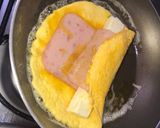 Foto del paso 2 de la receta: Roll de huevos con jamón y queso