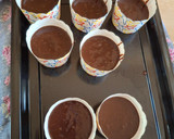 Foto langkah ke 5 dari resep Super Moist ChocolateCupcakes- Simple & NoMixer (Gluten Free).