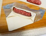 Foto langkah ke 3 dari resep Sausage Roll (Resep No.113).