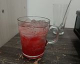 Foto langkah ke 3 dari resep Strawberry Soda Drink.
