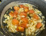 Hình bước làm 2 của món Mì Ý tôm sốt cà - Linguini [Eat clean - Lose weight]