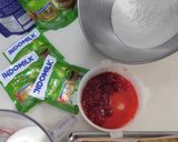 Foto langkah ke 1 dari resep Matcha strawberry ice cream biscuitwich.