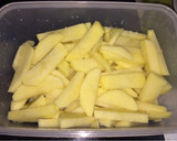 Foto del paso 1 de la receta: Huevos fritos, salchichas y patatas con especias
