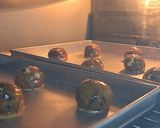 Foto langkah ke 5 dari resep Cookies Silverqueen mix Chocochip 🍪.