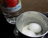 Foto del paso 1 de la receta: Huevos en canoa y huevos rellenos