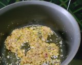 A picture of step 2 of Cabbage Dry Curry.