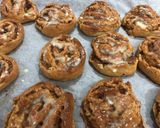 Skandináv fahéjas csiga almával (Kanelbullar) recept fázis 5 fotója