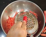 A picture of step 1 of Authentic Gajar Halwa.