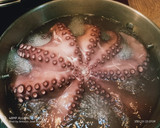 Foto del paso 2 de la receta: Pulpo a feira 🐙