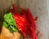 รูปขั้นตอนการทำที่ 2 ของ ห่อหมกอกไก่พริกแกงปักษ์ใต้อบ🌶️🧄