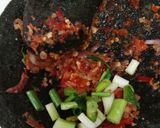 Foto langkah ke 3 dari resep Daun Kencur Terasi.