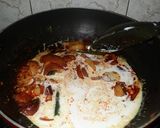 A picture of step 3 of Payaj malai ki sabji.