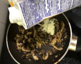 Foto langkah ke 5 dari resep Rosti with chicken truffle mushroom sauce.