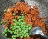 A picture of step 4 of Healthy Beetroot fried rice.