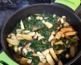 Foto del paso 4 de la receta: Espinacas con patatas fritas