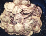 Foto del paso 6 de la receta: Girasoles Rellenos de Trufa blanca, Setas y Queso con Shitake y Shimaji en Salsa de Boletus y Trufa