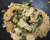 รูปขั้นตอนการทำที่ 5 ของ ผัดมาม่าน้ำข้น🍜