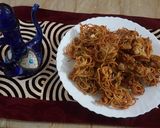 A picture of step 6 of Noodles pakoray.