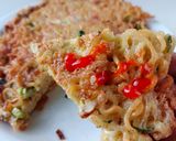 Foto langkah ke 5 dari resep Martabak Mie ala mamicay.