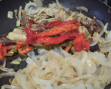 Foto del paso 3 de la receta: Arepas🥙rellenas con salteado de berenjenas y pimientos tatemados🍆🫑🧅