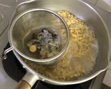 Foto langkah ke 2 dari resep Ramen Indomie.