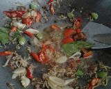 Foto langkah ke 4 dari resep Tumis Terong Bunga Pepaya.