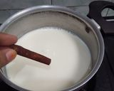 Foto langkah ke 2 dari resep Cinnamon hot choco.