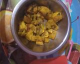 A picture of step 5 of Aloo gobhi.
