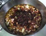 Une image de l'étape 8 de Marinade pour gibier aux cranberries, oignon, thym, vin rouge, échalotes et citron.