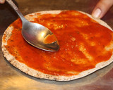 Foto del paso 2 de la receta: Mini pizza express