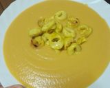 Foto del paso 8 de la receta: Crema de zanahorias y calabaza con tortellinis salteados