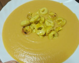 Foto del paso 8 de la receta: Crema de zanahorias y calabaza con tortellinis salteados
