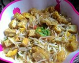 Foto langkah ke 3 dari resep Sayur taoge tahu dan kerupuk kulit.