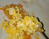 Foto langkah ke 3 dari resep Vegie, egg and Sausage rolls.