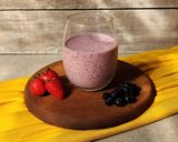 Foto del paso 3 de la receta: 🍓🫐Licuado de yogur, frutillas y arándanos 🫐🍓#Sinazúcar añadida, #Sinedulcorante