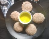 A picture of step 7 of Sprouted Ragi idli.