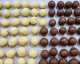 Foto del paso 4 de la receta: 🍥 Galletitas remolino de chocolate y vainilla. Fáciles y económicas 🍥
