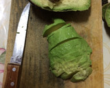 Foto del paso 2 de la receta: Ensalada de salmón, rúcula y aguacate